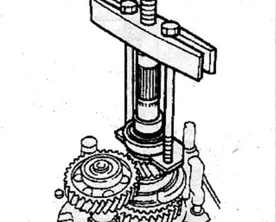 Using the KM-777, KM-777 and KM-210-V puller, remove the bearing seal and bearing from the main…