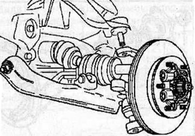 Install the left wheel hub with the steering knuckle onto the drive shaft.