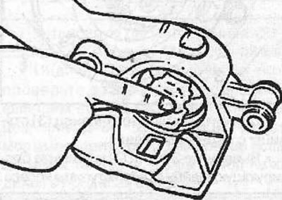 Lubricate the caliper cylinder with a special lubricant.