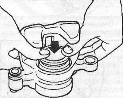 Apply 1 gram of special lubricant to the piston and install the piston into the cylinder.