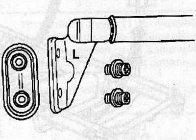 If necessary, unscrew 2 bolts and remove the gas-filled struts from the car body.