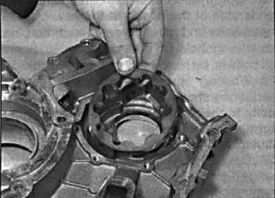 Oil pump - removal and installation (Opel Vectra B 1995-2002: Power unit: Diesel