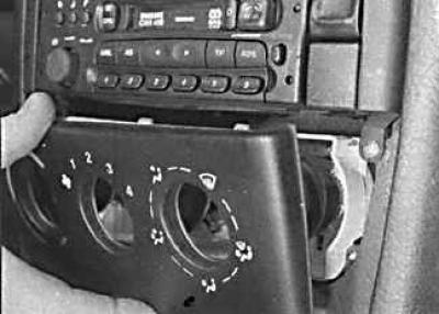 Как снять панель вектра б Heater control panel - removal and installation (Opel Vectra B 1995-2002: Body: 