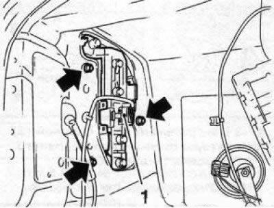16.3 Nuts (indicated by arrows) rear combination light mounts (sedan/Hatchback models)