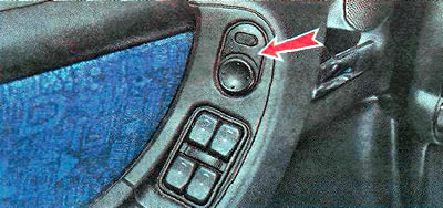 On the Zafira model the control unit is located slightly differently.