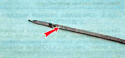 Калі каробка перадач прагрэтая (аўтамабіль перад праверкай праехаў 10-15 км), узровень павінен…