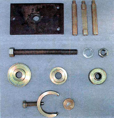 13. Set de scule pentru înlocuirea rulmenților butucului. Setul include un extractor pentru…