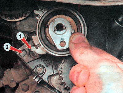 4. Install the parts in the reverse order. When installing, make sure that projection 1 of the…