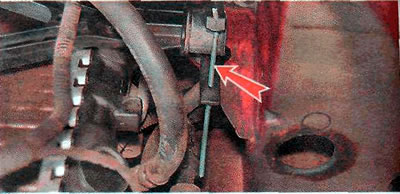 8. Замацоўваем радыятар на перадпакоі панэлі, усталі штыфты ў бакавыя мацаванні з правага і левага…