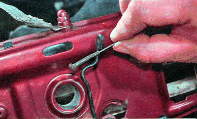 4. Disconnect the drive cable tip from the lock spring (the tip disconnection is shown on the…
